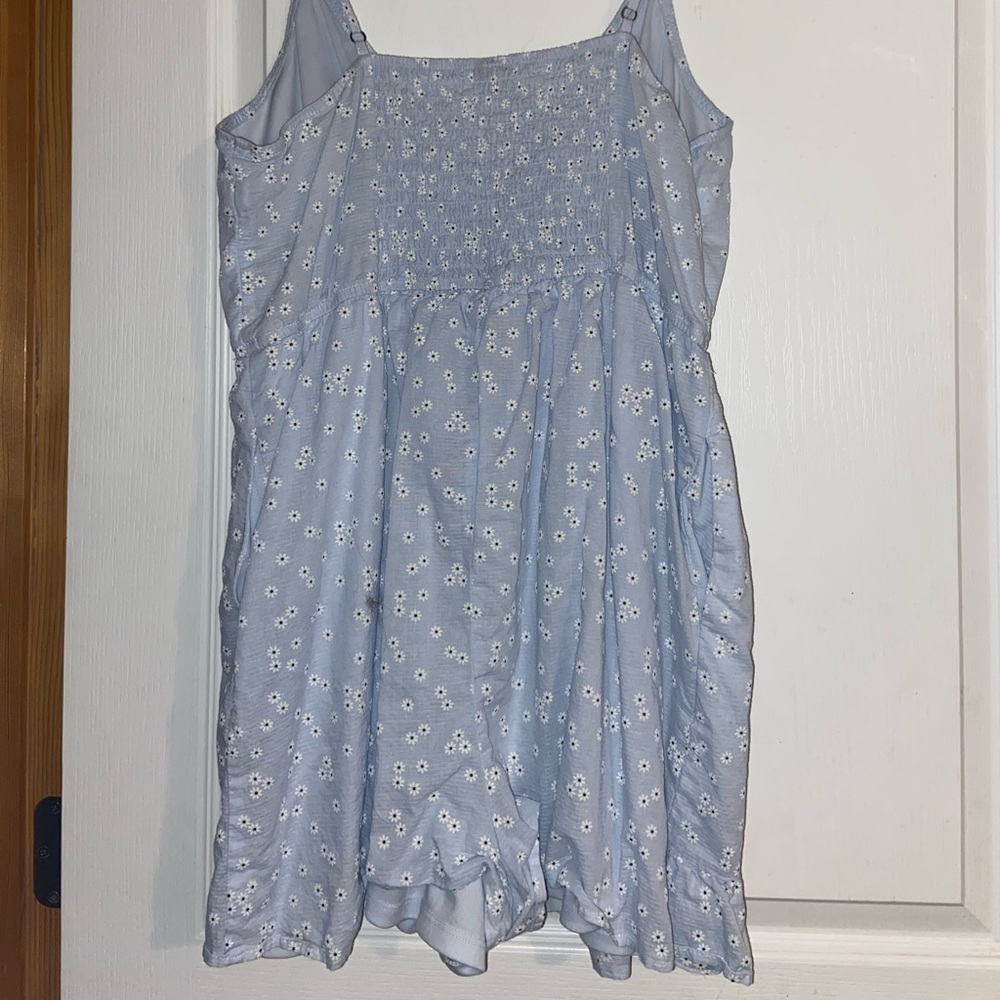 Universal Threads Dress - Picture 2 of 3
